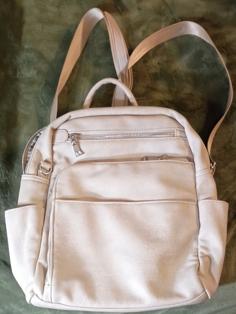 Antik Kraft Cream Backpack with Front Zip Pockets